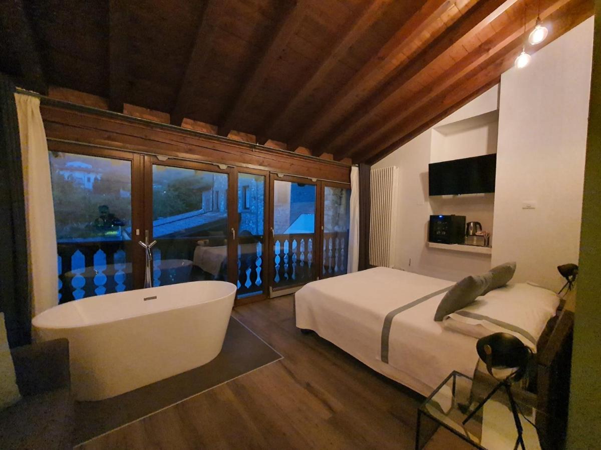 La Terrazza Sulle Vigne B&B คอร์เตฟรังกา ภายนอก รูปภาพ