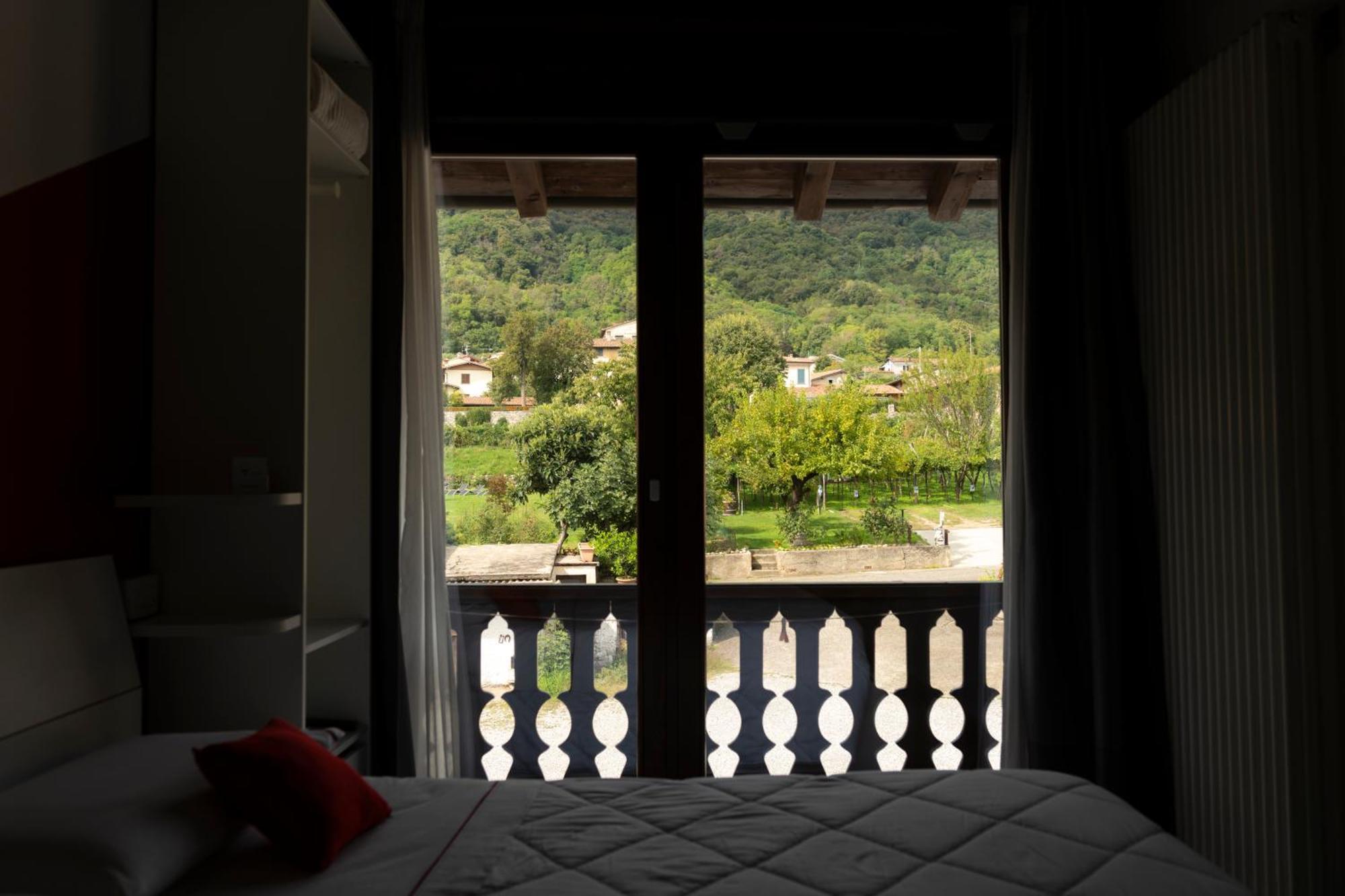 La Terrazza Sulle Vigne B&B คอร์เตฟรังกา ภายนอก รูปภาพ