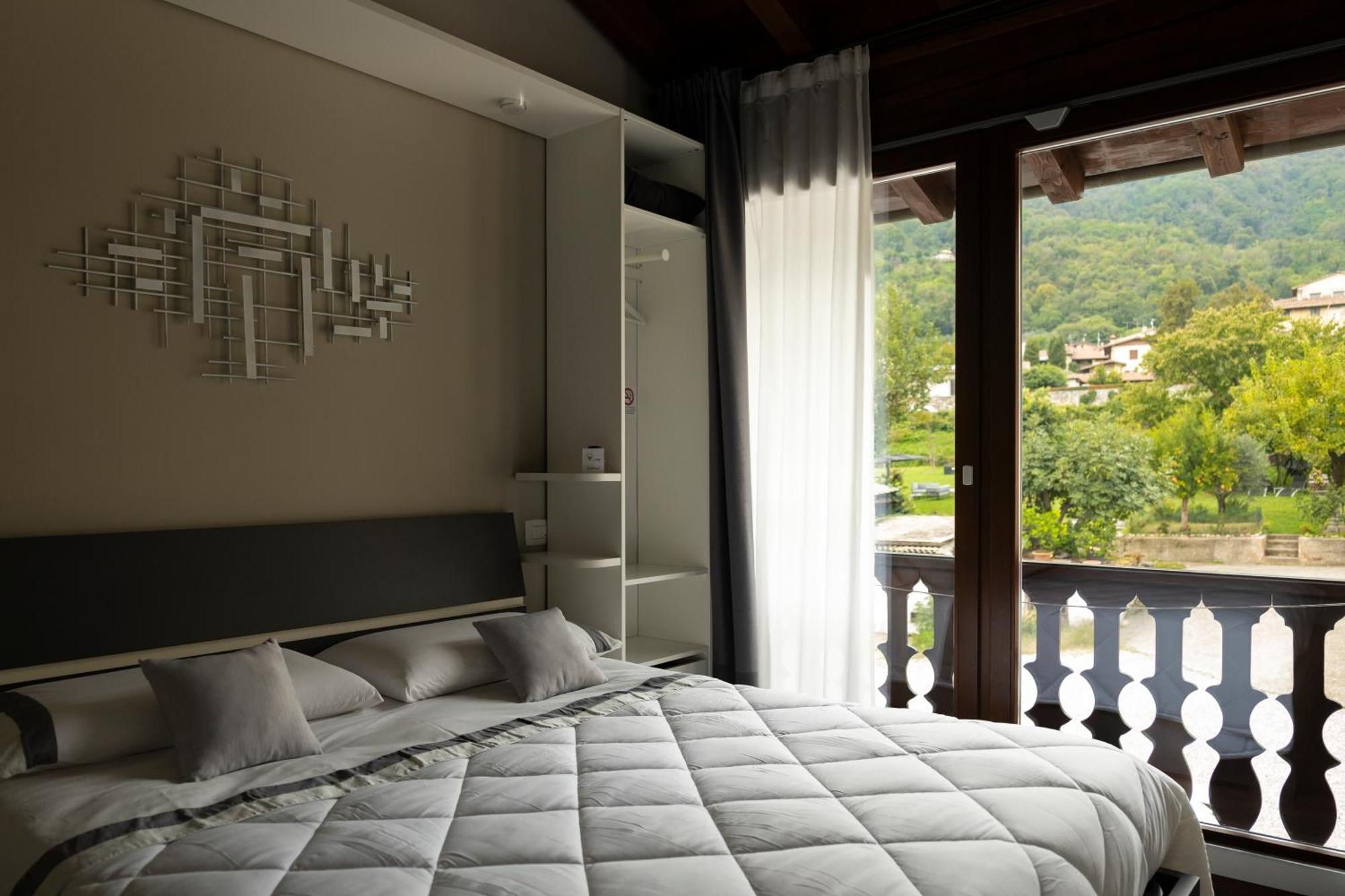 La Terrazza Sulle Vigne B&B คอร์เตฟรังกา ภายนอก รูปภาพ